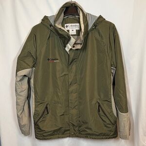 Columbia Cross Terra Interchange Jacket in green and beige